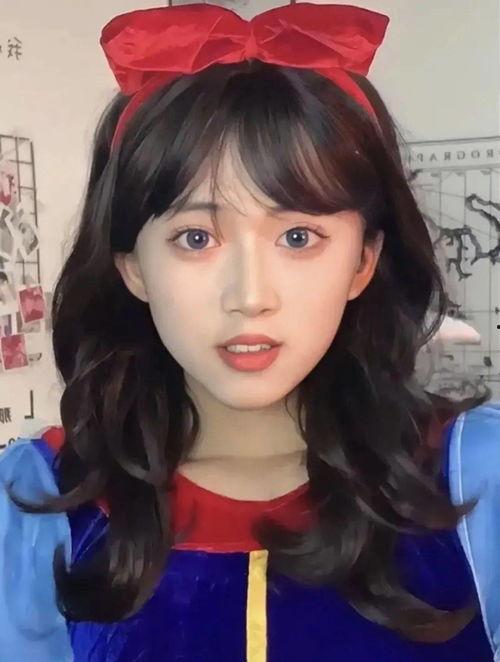 湖南网红男扮女装是谁,揭秘“女装大佬”背后的故事