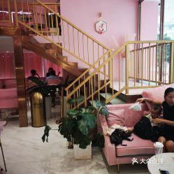 顶楼网红打卡装修店,顶楼装修店潮流风尚全解析