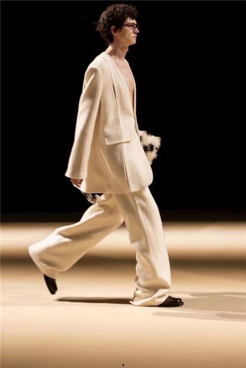 明星国潮女装,明星演绎国潮女装魅力