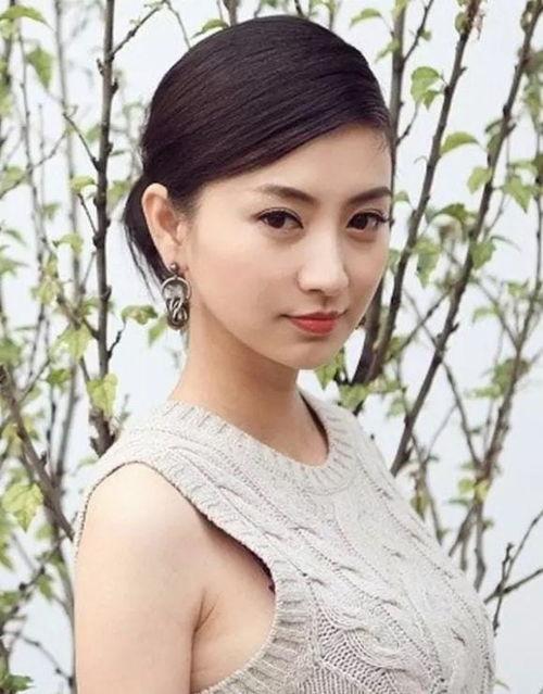 细眉网红美女照片,时尚潮流的引领者